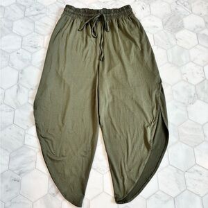 Olive Green Women's Tulip Hem Gouchos Medium